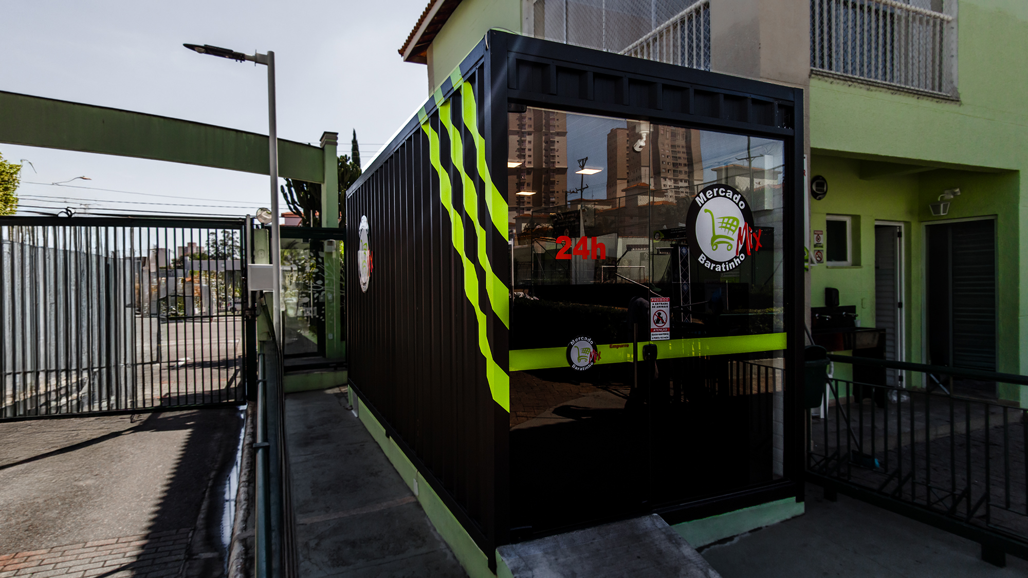 Mercado para Condomínio em um Conteiner Modular 3